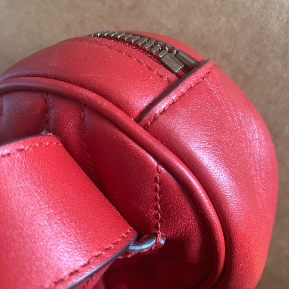 ❤️✨GORGEOUS ✨❤️ GUCCI BUM WAIST LEATHER ZIPPER BAG - Picture 11 of 16